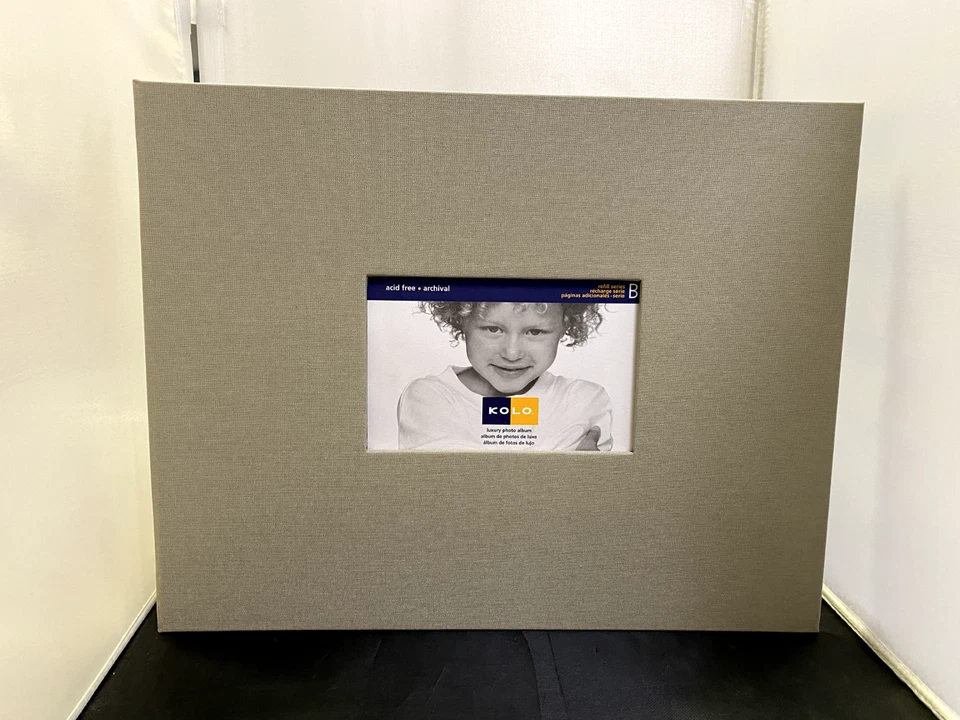 Álbum de fotos Kolo álbum de recortes 11" por 14" con 10 páginas, 5 opciones de color. Nuevo. Foto 1 de 1