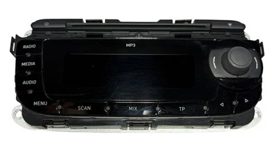 Radio mit MP3-Player 6J1035153C Seat Ibiza 1.4 16V Bj 2010 - Bild 1 von 4