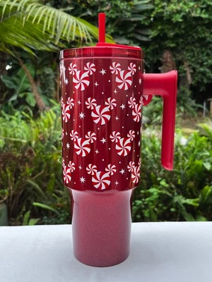 Vaso de acero inoxidable navideño Starbucks 2025 de los parques de Disney con dije NUEVO Foto 1 de 4