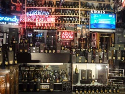 Artículo botella vacía vintage Dom Perignon Foto 1 de 2