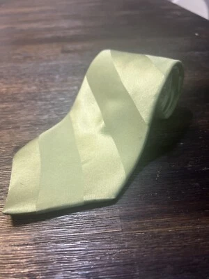 Corbata a rayas geométrica Jones of New York verde 100 % seda para hombre Foto 1 de 4