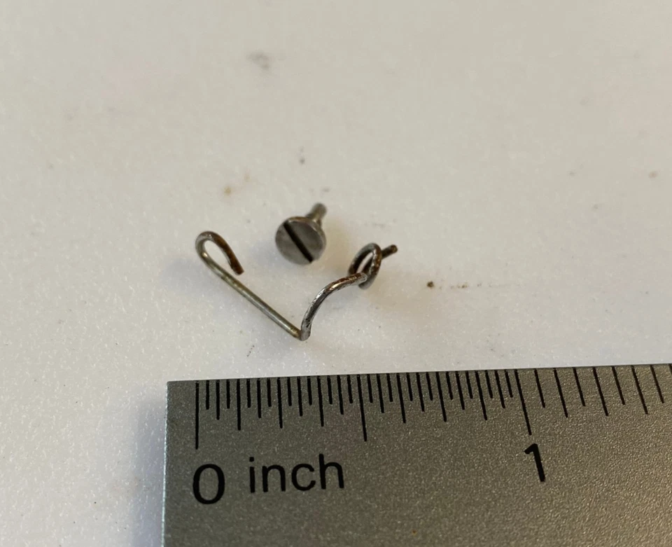 Peça de máquina de costura vintage Kenmore 1301 - Guia de linha - Imagem 1 de 1