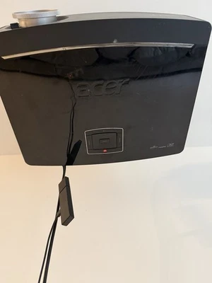 Beamer Heimkino Acer P7200i Full HD - Bild 1 von 4