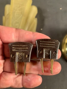 Coppia (2) poli vintage lampada marrone filo EZ spina elettrica terminali c1950s - Foto 1 di 4