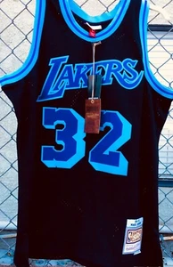 NBA Los Angeles LAKERS Mitchell & Ness Reload Magic Johnson 32 Swingman Jersey - Picture 1 of 4