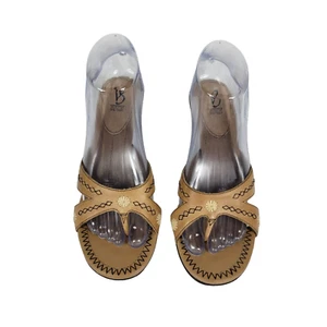 Victoria Spenser Slip On Floral Boho Thong Heeled Sandals Women's Size 7.5 - Picture 1 of 10