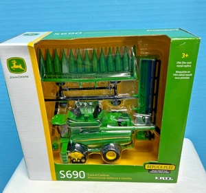 John Deere Replica #S690 Tracked Combine - Picture 1 of 8