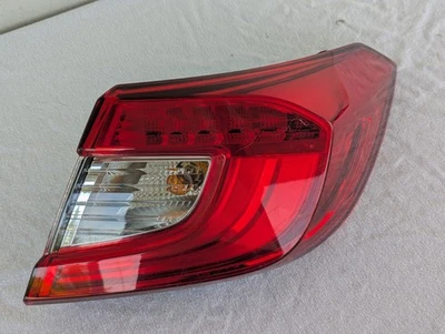 2018-2022 年本田雅阁右乘客侧 LED 外尾灯原始设备制造商 — 第 1/4 张图片