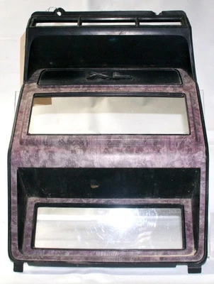 Moldura de painel 80-86 Ford F-Series/Bronco XL rádio central/HVAC grão de madeira fabricante de equipamento original #716 - Imagem 1 de 4