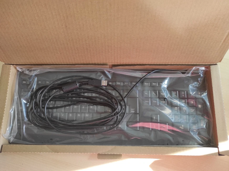 TASTIERA USB FUJITSU KB900 MED IT TAV-X560BL485MD3 lunghezza cavo USB 3,5 mt - Immagine 1 di 4