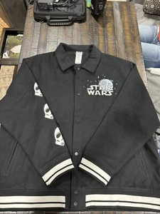 STAR WARS 2024 DISNEY PARKS ARTIST SERIES WILL GAY VARSITY JACKE ERWACHSENE 3XL - Bild 1 von 14