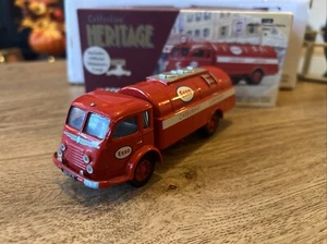 Corgi Classic French Heritage Renault 4 Wheel Tanker Esso 1:50 - Picture 1 of 5