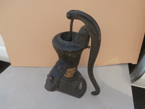 Antique Pittsburgh Pump Co Cast Iron & Brass  Water Pitcher Farm Pump Cover
