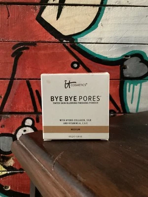 It Cosmetics Bye Bye Pores Tinted Skin-Blurring Finishing Powder Medium .24 oz - Image 1 of 3