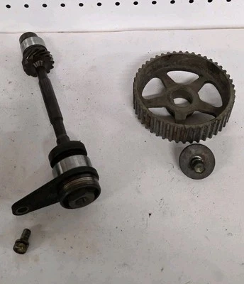 Eje de transmisión de bomba de aceite Toyota Supra MK3 1986,5-92 con engranaje OEM 13612-42020 Foto 1 de 4