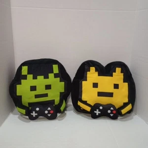 8-Bit Graphics 10" Green & Yellow Video Gamer w/Controller Soft Pillow Plush - Picture 1 of 6