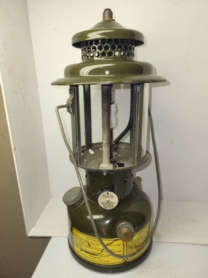 Vietnam Era COLEMAN US 1967 Military Lantern Single Mantle 4 Panel Glass Funnel - Image 1 of 4