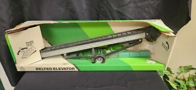 1989 Ertl John Deere Belted Elevator 1/16 Scale #5609 NIB (JD14) - Image 1 of 3