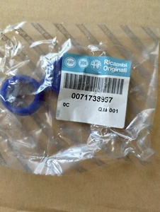 Genuine FIAT Washer Bottle Cap. Nr: 71738957 - Bild 1 von 1