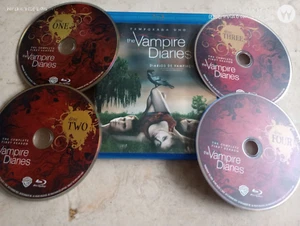 2010 THE VAMPIRE DIARIES COMPLETE FIRST SEASON 1/ONE/UNO SPANISH BLU RAY 4 DISC - Picture 1 of 2
