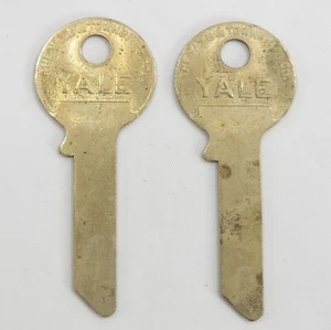 Yale Original Antique PushPadlock Keys, uncut, nicklesilver, locksmith, Set of2 - Picture 1 of 6