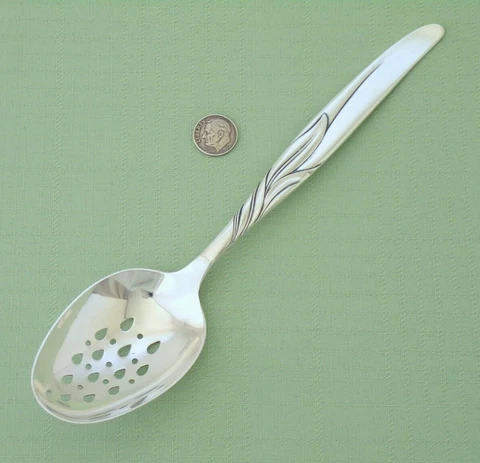 Mid Century TOWLE Sterling Silver SOUTHWIND Pierced SERVING Spoon 8 3/4" No Mono Cover