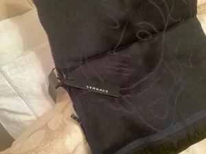 Versace collection (Medusa head), scarf, wool, made in Italy . Authentic. - Picture 1 of 4