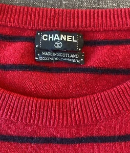 Chanel cashmere sweater. - Picture 1 of 3