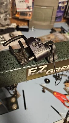 Mathews (QAD) Ultra Drop-Away Rest Black  - Image 1 of 4