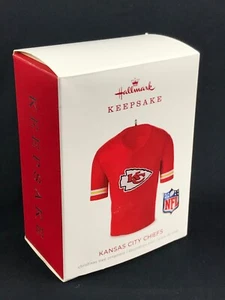Camiseta deportiva de los Kansas City Chiefs 2018 de Hallmark Keesake ornament nueva en caja - Imagen 1 de 6
