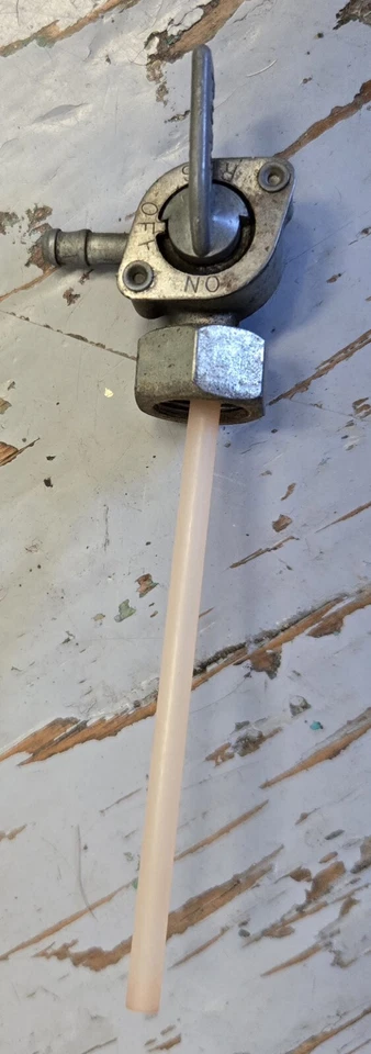 HONDA XL125S / XL185S / XR200 PETCOCK / FUEL TAP 16950-KB1-671 - Image 1 of 4