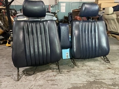1985 MERCEDES BENZ 300TD W123 FRONT SEAT UPPER PADS 1239100247 1239104932 - Image 1 of 4