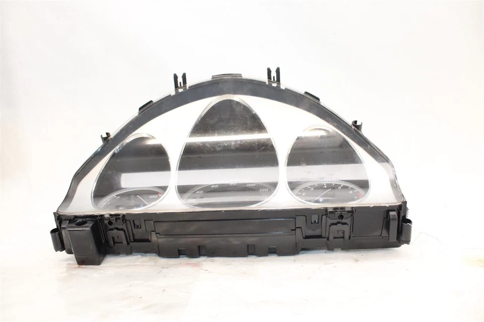 CLUSTER VELOCÍMETRO MERCEDES-BENZ C250 C300 C350 C63 2010 10 2045407148 1415815 Foto 1 de 4