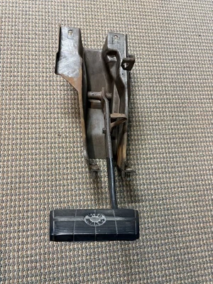 Camión Chevy GMC 73-87 HYDRO BOOST montaje de pedal de freno automático carrocería cuadrada 73-91 Foto 1 de 4