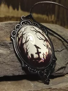 Halskette schwarz Amulett am Band Groß glasiert Böhmisch Gotisch Tod Rabe Gothic - Picture 1 of 9