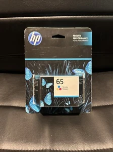 HP65 Tri Color Ink Cartridge Warranty Ends 5/2025 - Zdjęcie 1 z 1