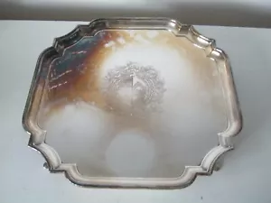 Salvador grande antiguo plateado con escudo armorial en el centro en muy buena condición - Imagen 1 de 6