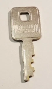 Presto Lock Co Garfield, NJ USA Vintage Key 4 Locker Jewelry Box Padlock Luggage - Picture 1 of 6
