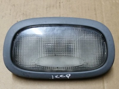 99-04 Jeep Grand Cherokee Wj 2.7 Diesel Traseira Teto Interior Luz 7377820193 - Imagem 1 de 4