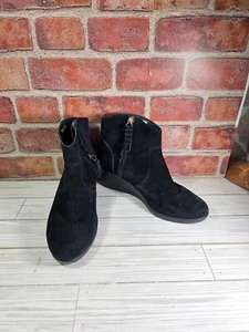 Crocs Black Dual Comfort Leigh Wedge Suede Ankle Boots Booties Size 9 - Picture 1 of 11