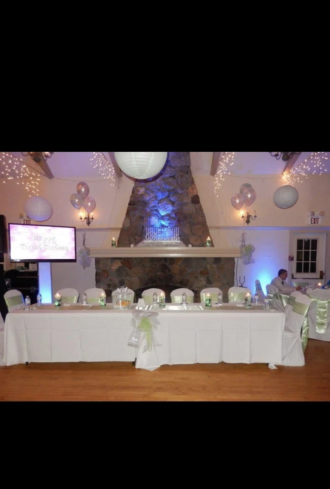 Fundas para sillas de banquete y mantelería Foto 1 de 3