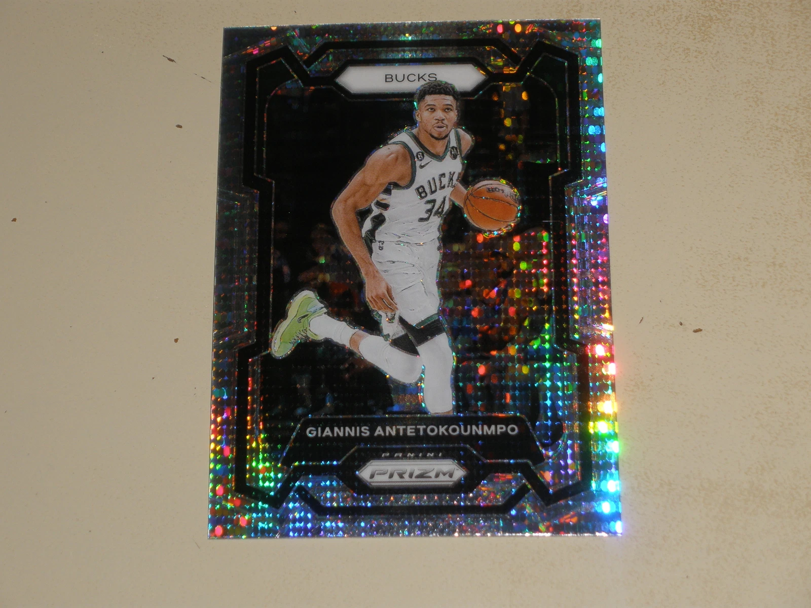 2023-24 Panini Prizm Silver Pulsar Prizm #103 Giannis Antetokounmpo