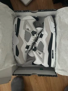 EU Größe 45 - Jordan 4 Retro Mid Military Black - Bild 1 von 1