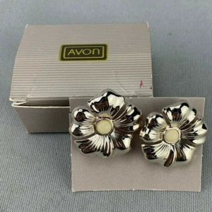 Pendientes vintage- AVON 1987 ""Pulished Blossoms"" en tonos plateados con clip - Imagen 1 de 2