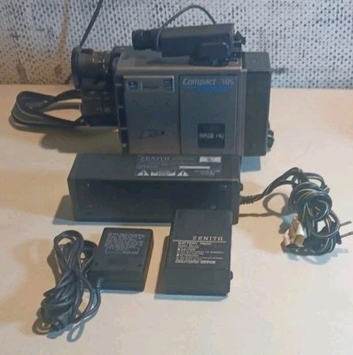 Zenith VM6200 VHS-C Camcorder With Bag & Accessories NOT TESTED - Image 1 of 4