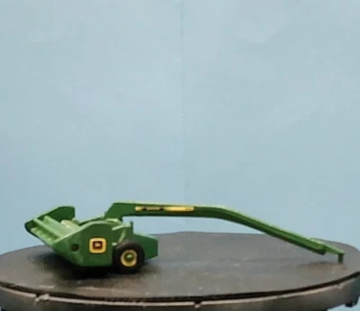 ERTL - JOHN DEERE - ACONDICIONADOR CORTACÉSPED MODELO 1600 HAYBINE - FUNDIDO A PRESIÓN - ESCALA 1:64 Foto 1 de 4