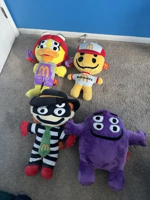 Peluche amigos CPFM x McDonalds Foto 1 de 2