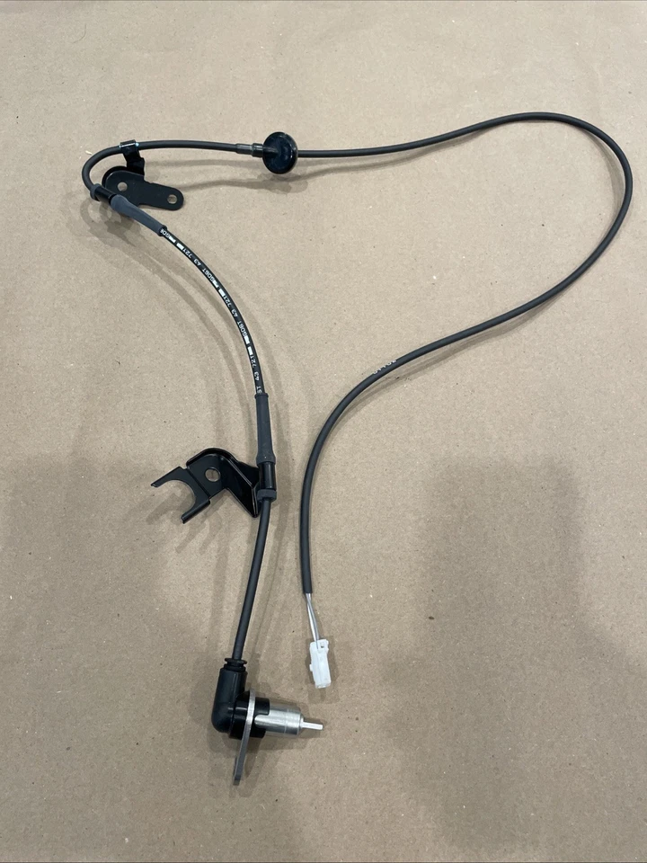 Nuevo sensor ABS trasero izquierdo OEM MAZDA (G06T-43-72Y) || 1995-1997 Mazda 626 y MX-6 Foto 1 de 4