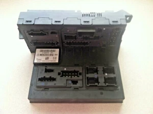 Mercedes-Benz E500 W211 2002-2009 ~ fusible delantero y módulo de relé - Imagen 1 de 4