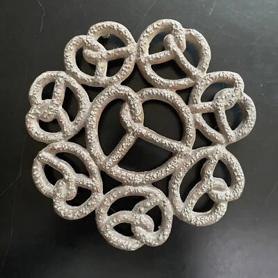 Remache de metal fundido Lititz - Hogar del pretzel - Remache de aluminio 4 patas DE COLECCIÓN Foto 1 de 3